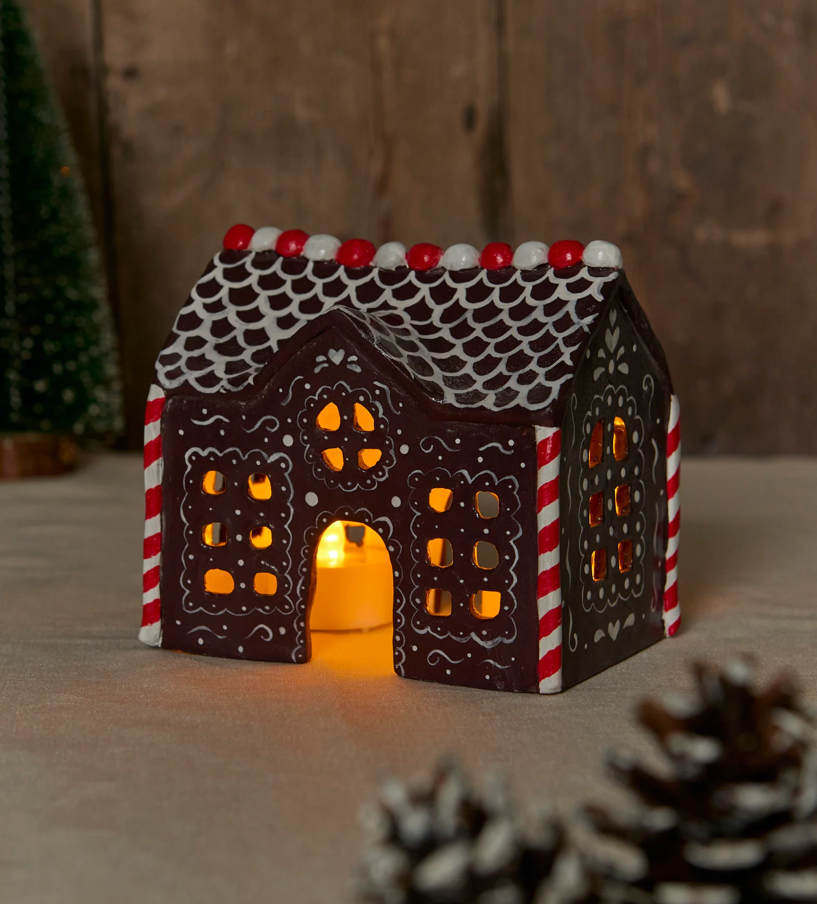 Gingerbread Tealight House - Image 7